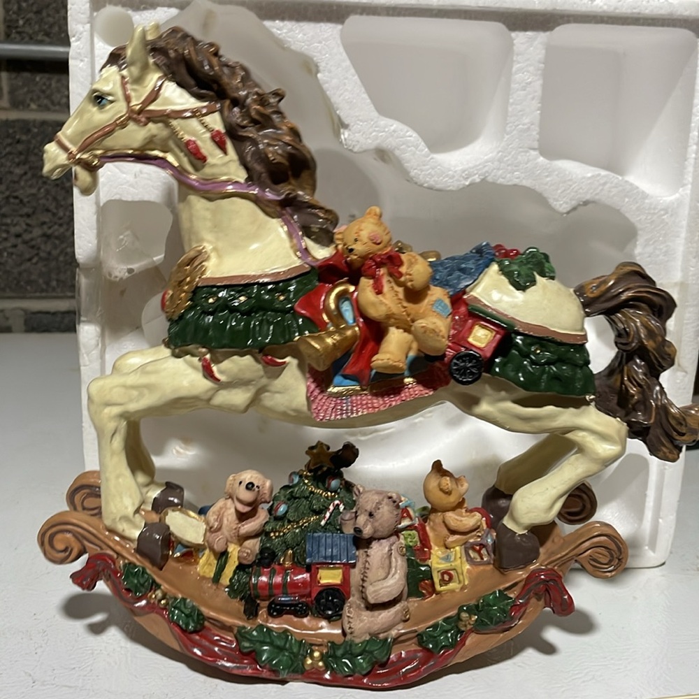 Cedar creek Rocking horse - Picture 1 of 3